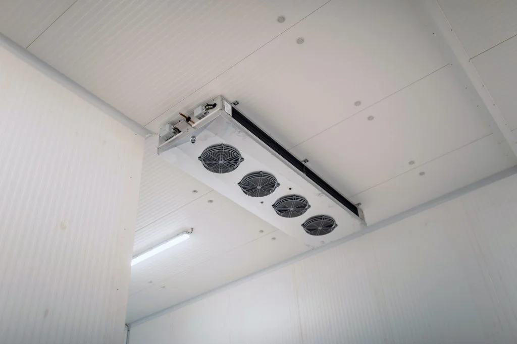 Refrigeration chamber for food storage. Installation for the production of ice.
